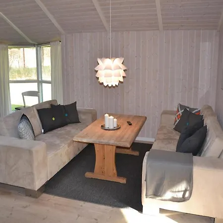 Three-bedroom Holiday Graested With A Fireplace 01 בית נופש