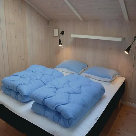 Three-bedroom Holiday Graested With A Fireplace 01 *
